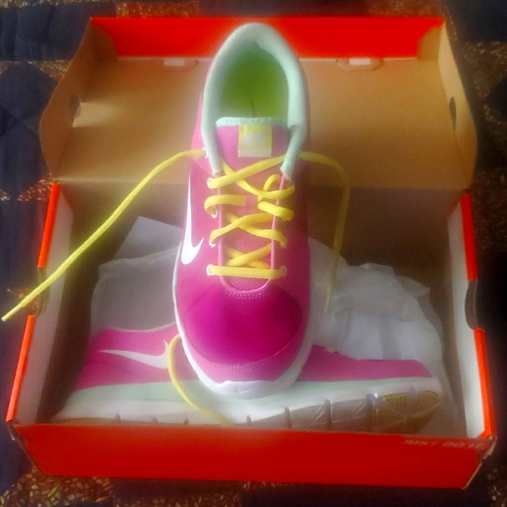 Women's Nike Sneakers.